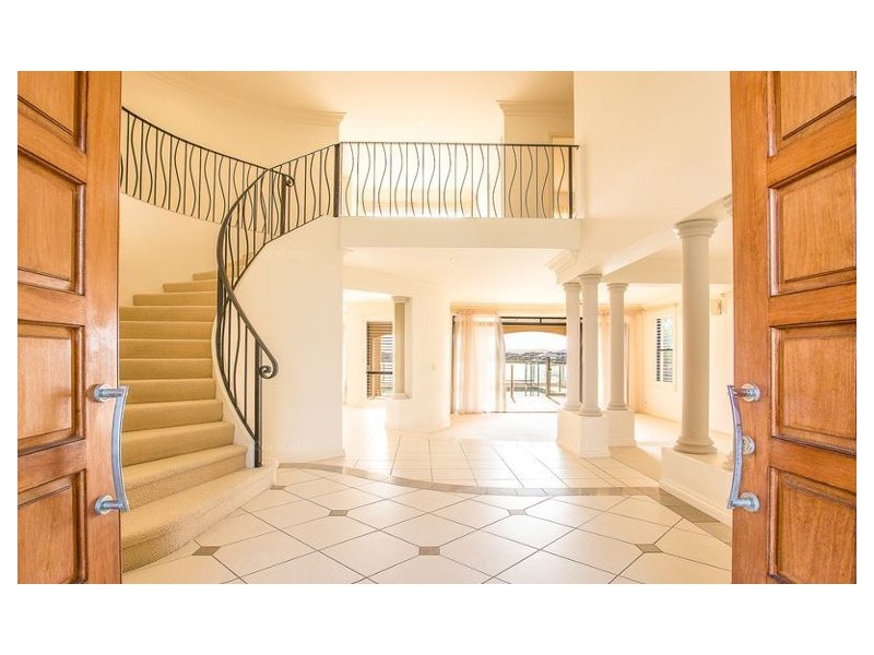 119 Edinburgh Road, Benowa Waters QLD 4217