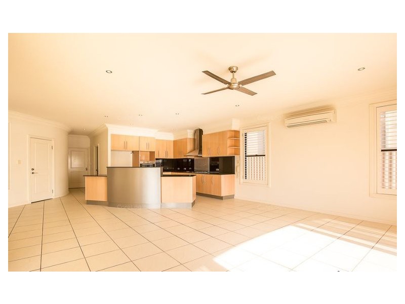 119 Edinburgh Road, Benowa Waters QLD 4217