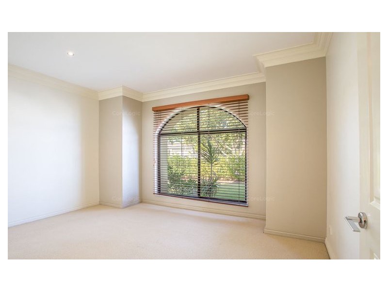 119 Edinburgh Road, Benowa Waters QLD 4217