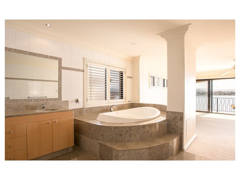 119 Edinburgh Road, Benowa Waters QLD 4217