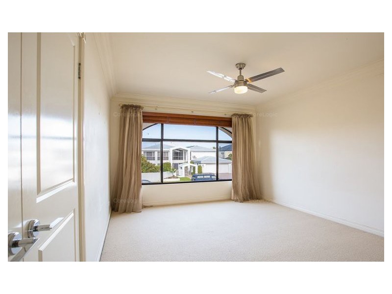 119 Edinburgh Road, Benowa Waters QLD 4217