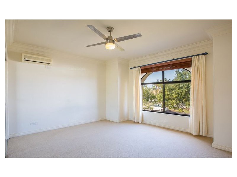 119 Edinburgh Road, Benowa Waters QLD 4217