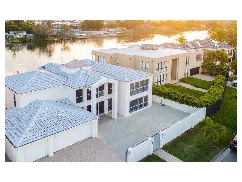 102 Cabana Boulevard, Benowa Waters QLD 4217