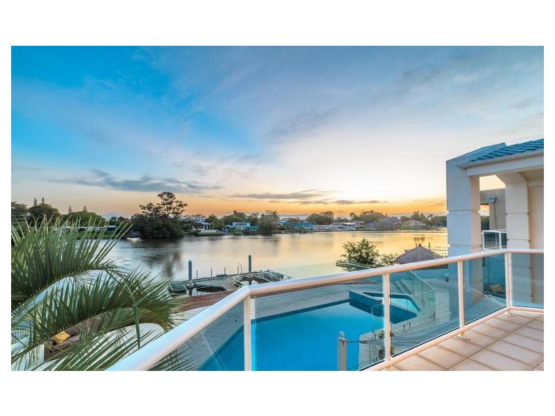 102 Cabana Boulevard, Benowa Waters QLD 4217