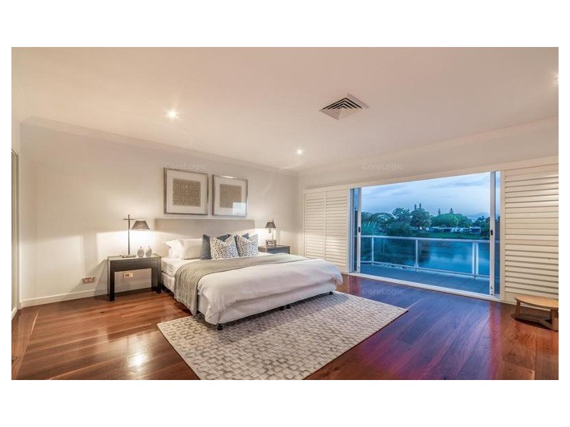 102 Cabana Boulevard, Benowa Waters QLD 4217