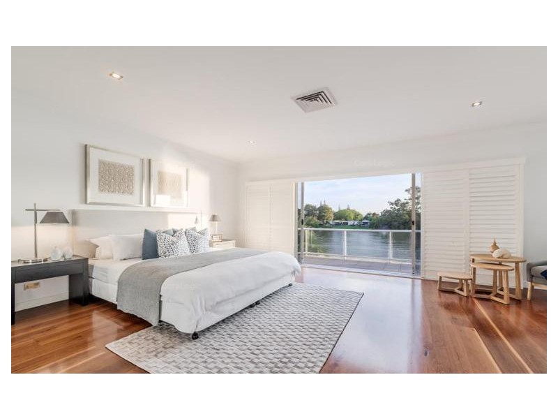 102 Cabana Boulevard, Benowa Waters QLD 4217