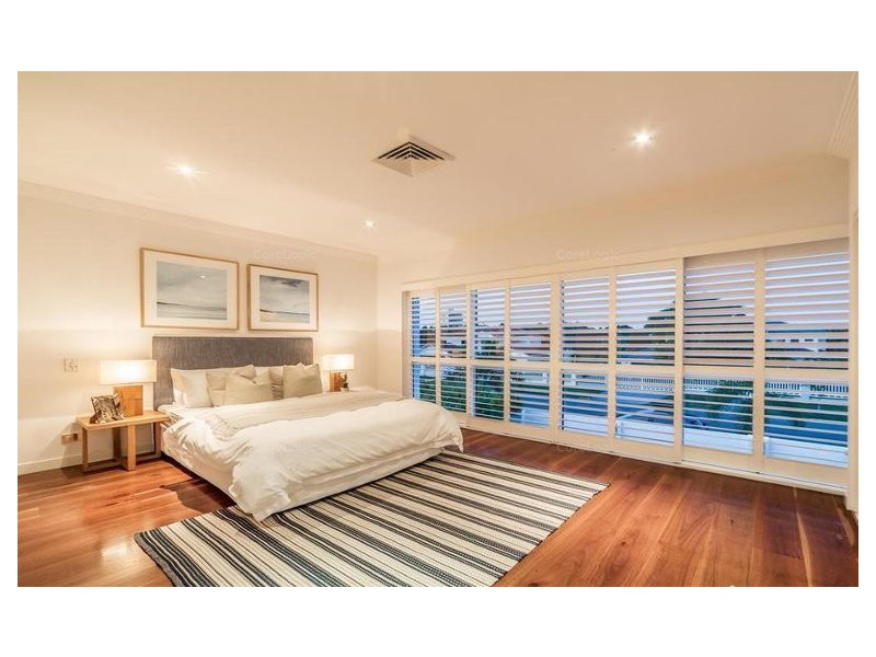 102 Cabana Boulevard, Benowa Waters QLD 4217