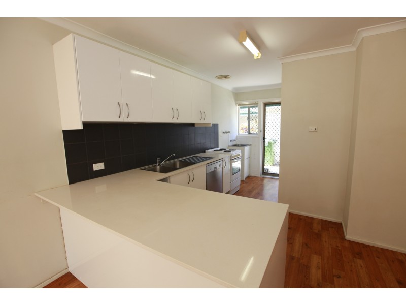 3/20 Parneno Street, Chevron Island QLD 4217