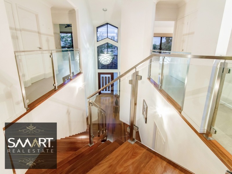 53 Amalfi Drive, Isle Of Capri QLD 4217