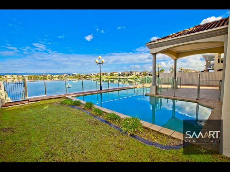 121 Edinburgh Road, Benowa Waters QLD 4217