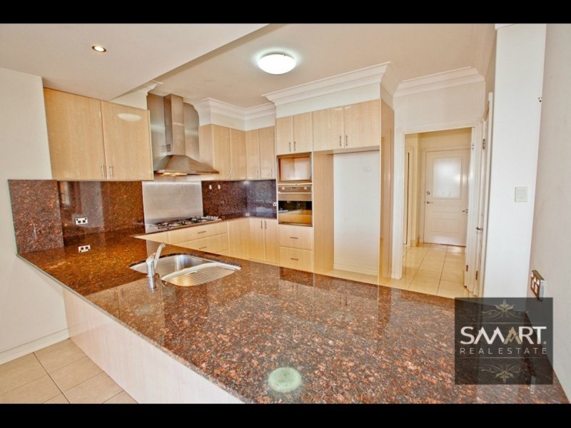 121 Edinburgh Road, Benowa Waters QLD 4217