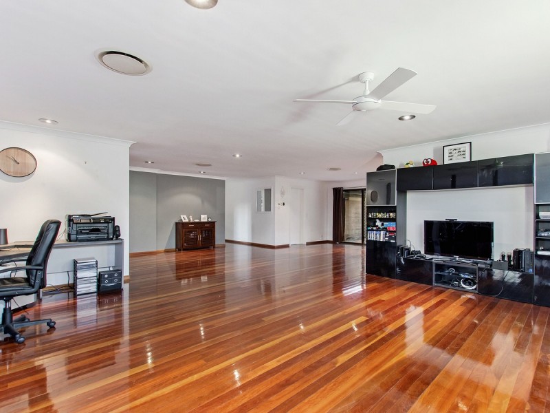 69 Arnold Palmer Drive, Parkwood QLD 4214