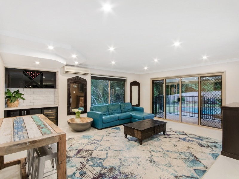 62 Kawana Crescent, Ashmore QLD 4214