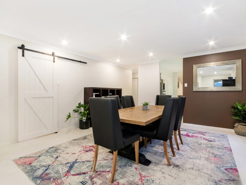 62 Kawana Crescent, Ashmore QLD 4214