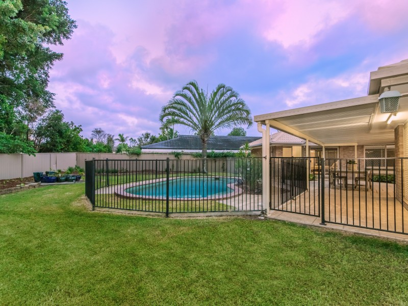 62 Kawana Crescent, Ashmore QLD 4214