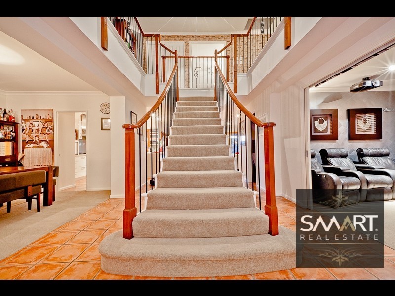 39 Meadowview Drive, Carrara QLD 4211