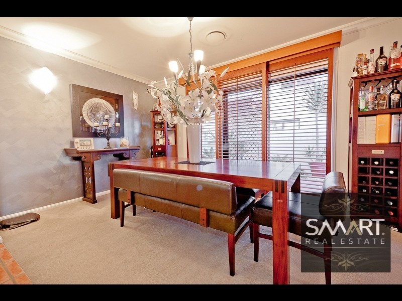 39 Meadowview Drive, Carrara QLD 4211