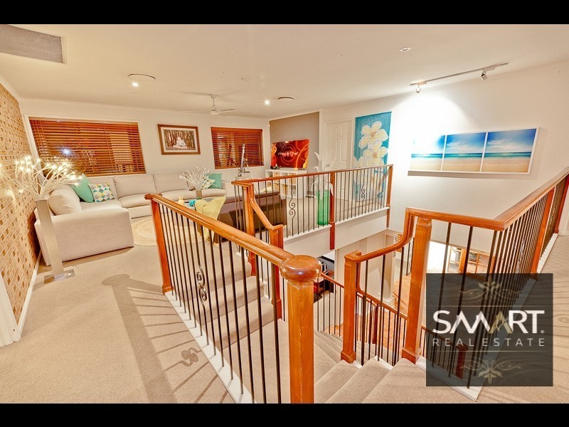 39 Meadowview Drive, Carrara QLD 4211