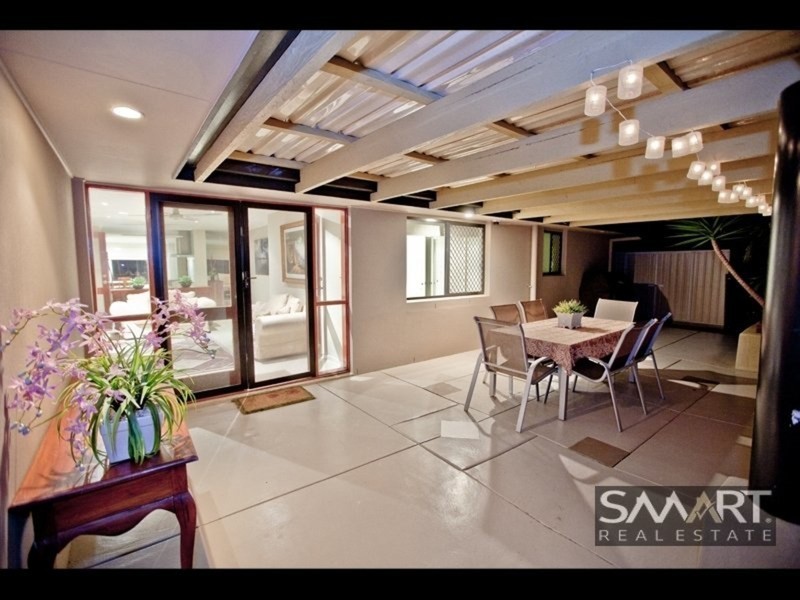 18 Lothian Avenue, Bundall QLD 4217