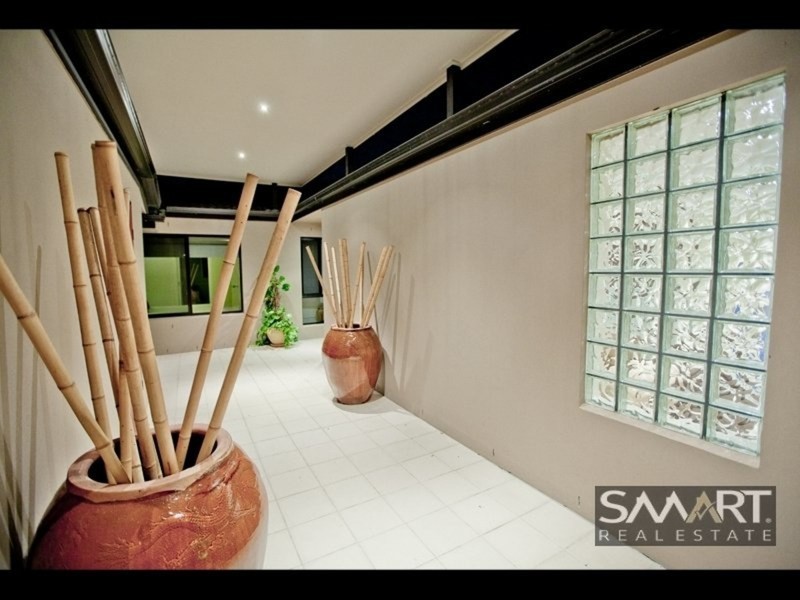 18 Lothian Avenue, Bundall QLD 4217