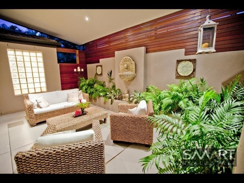 18 Lothian Avenue, Bundall QLD 4217