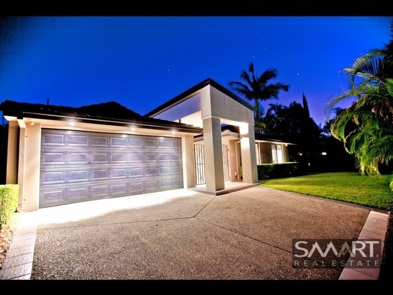 18 Lothian Avenue, Bundall QLD 4217