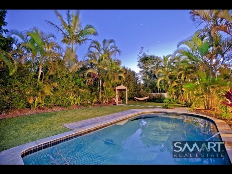 18 Lothian Avenue, Bundall QLD 4217