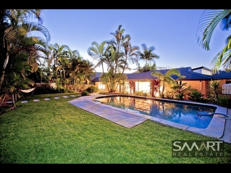 18 Lothian Avenue, Bundall QLD 4217