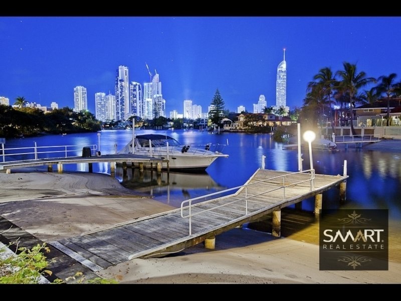 2/7 Inga Avenue, Bundall QLD 4217