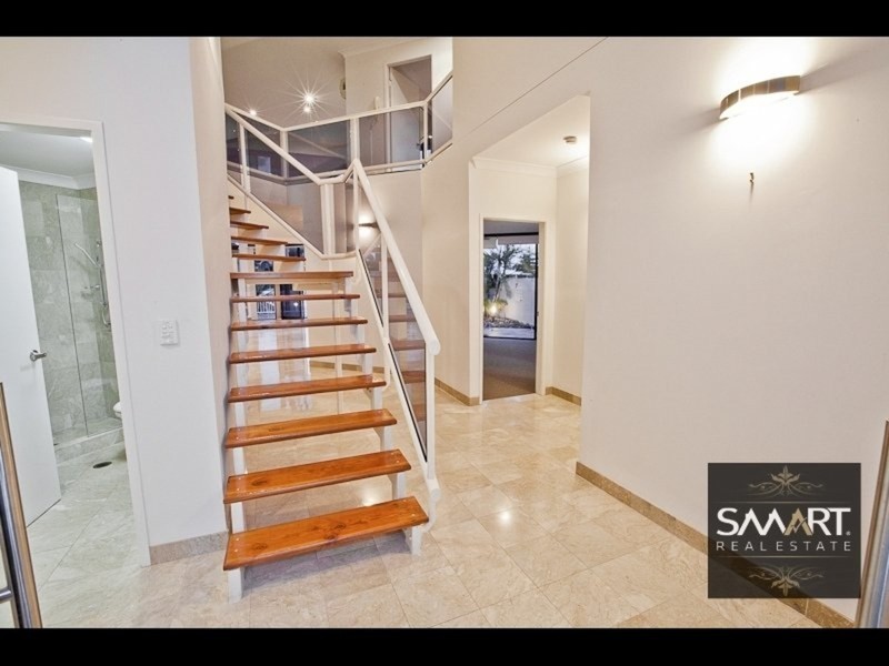 2/7 Inga Avenue, Bundall QLD 4217