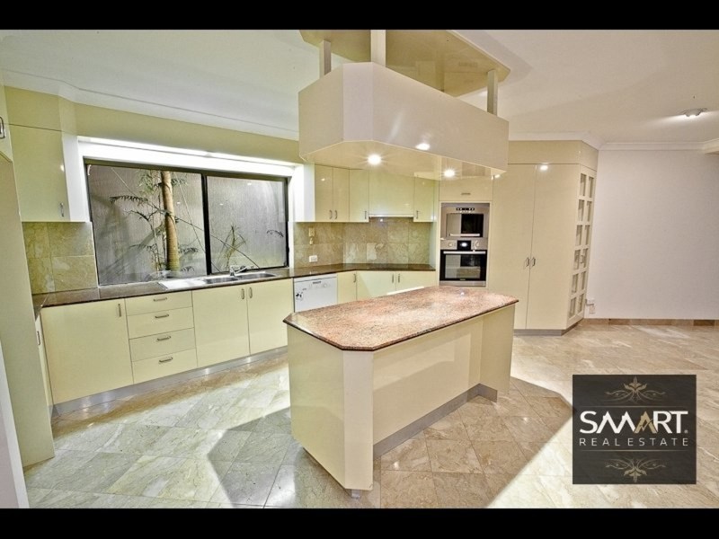 2/7 Inga Avenue, Bundall QLD 4217