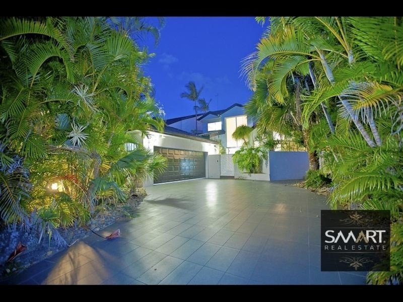 2/7 Inga Avenue, Bundall QLD 4217