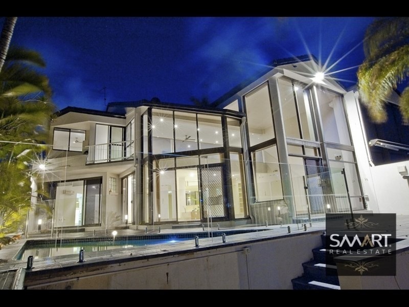 2/7 Inga Avenue, Bundall QLD 4217