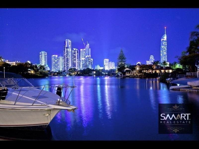 2/7 Inga Avenue, Bundall QLD 4217