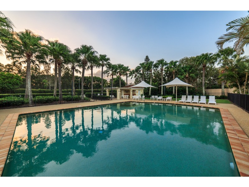 8429 Magnolia Dr East, Hope Island QLD 4212