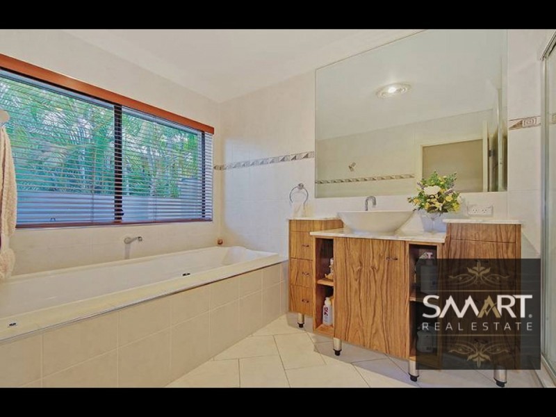 9 Claremont Drive, Robina QLD 4226