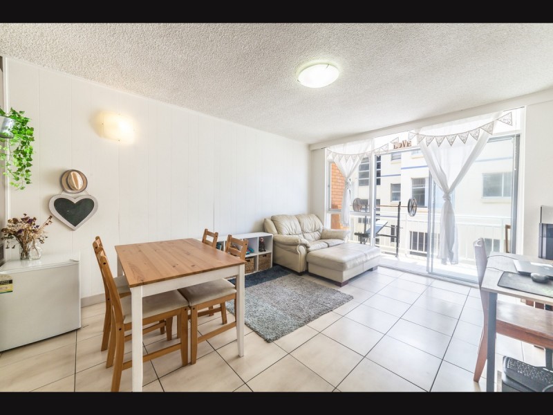 17/120 The Esplanade, Surfers Paradise QLD 4217