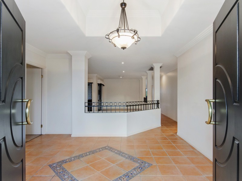 7 Greenlands Drive, Varsity Lakes QLD 4227