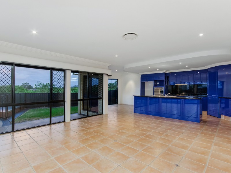 7 Greenlands Drive, Varsity Lakes QLD 4227