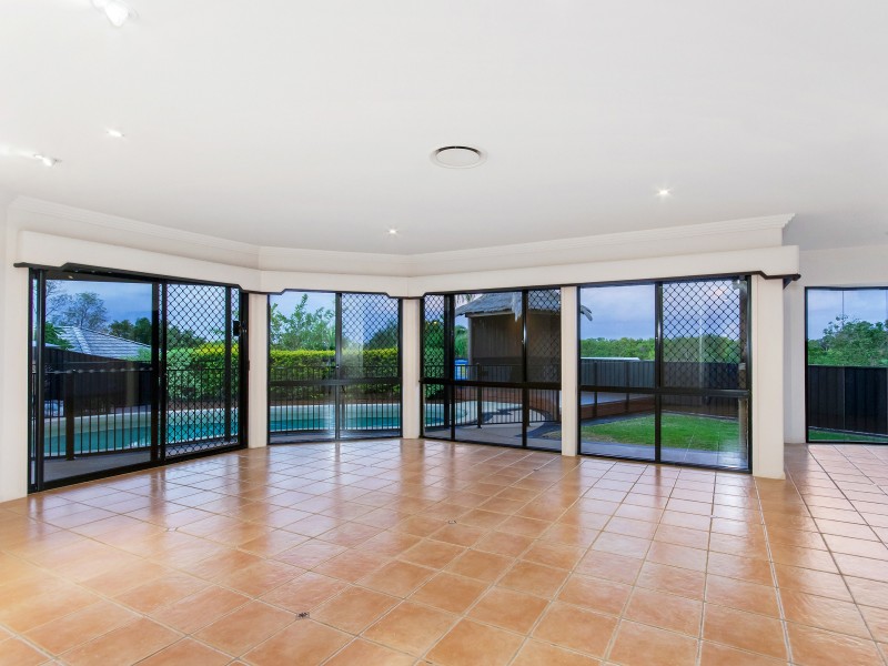 7 Greenlands Drive, Varsity Lakes QLD 4227