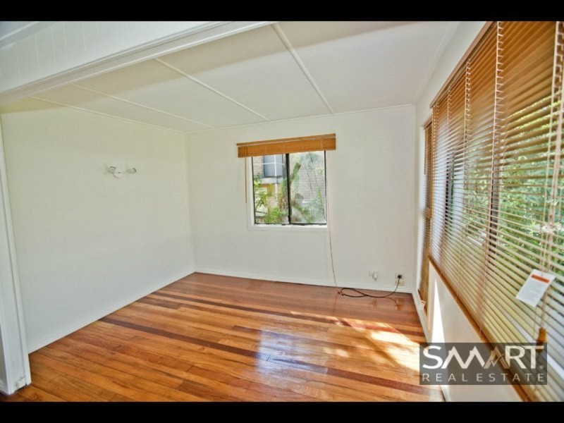 40 Sydney Street, Labrador QLD 4215