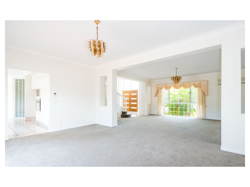 10 Wollundry Place, Mermaid Waters QLD 4218