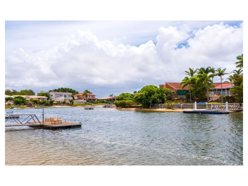 10 Wollundry Place, Mermaid Waters QLD 4218