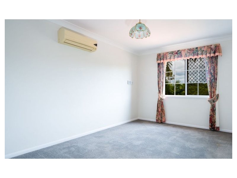 10 Wollundry Place, Mermaid Waters QLD 4218