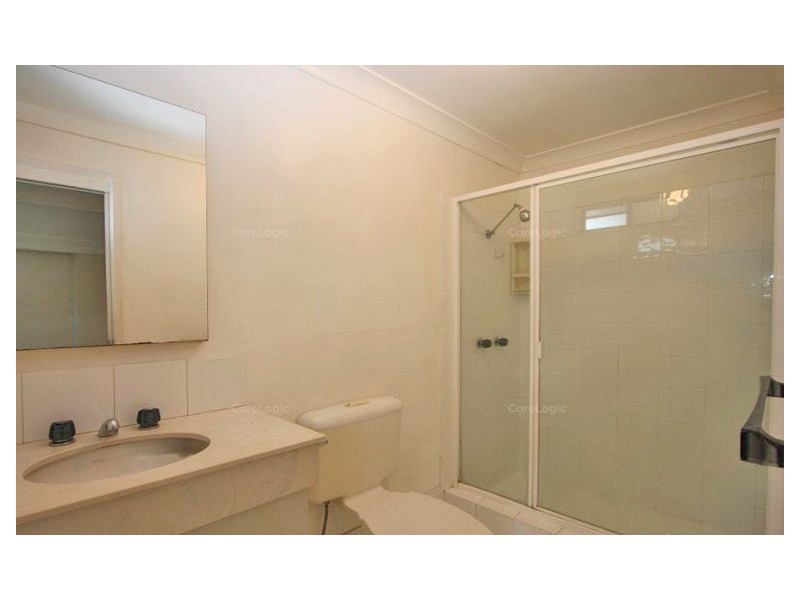 11 Chartwell Drive, Benowa QLD 4217
