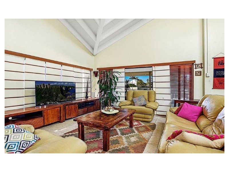 5 Butterfly Court, Benowa QLD 4217