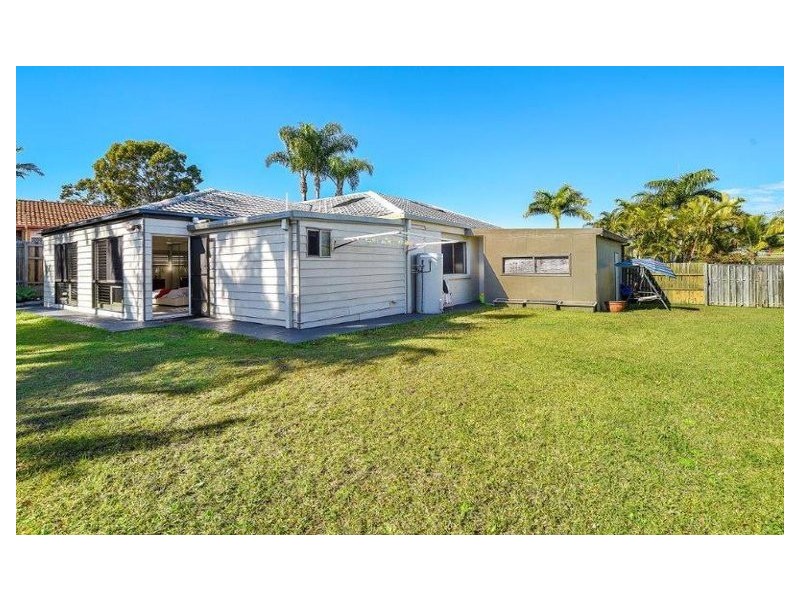 5 Butterfly Court, Benowa QLD 4217