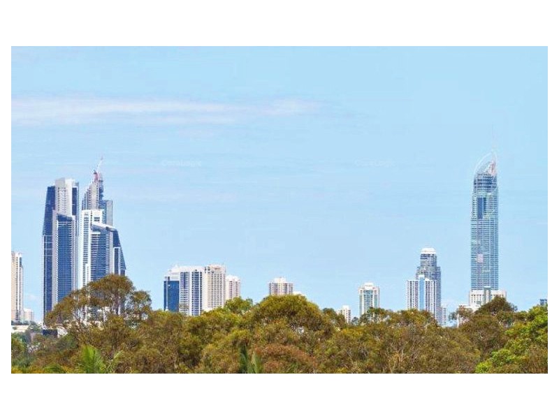 6 Bligh Court, Benowa QLD 4217