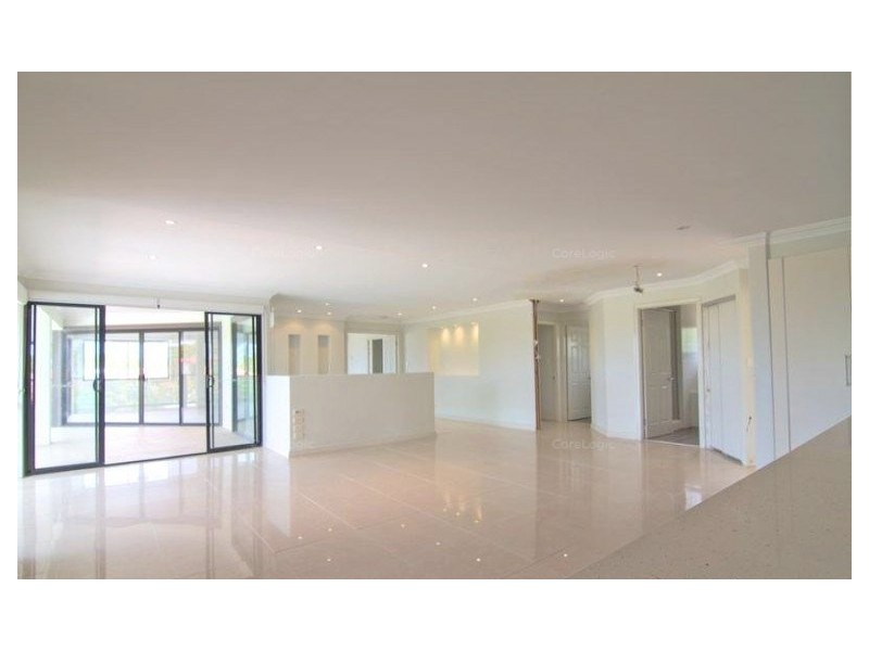 6 Bligh Court, Benowa QLD 4217
