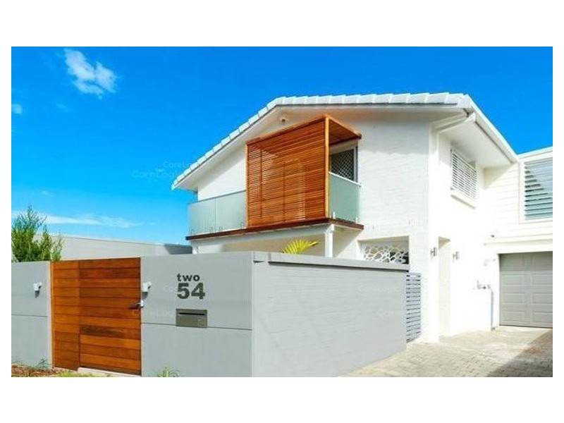 2/54 Darramabal Street, Chevron Island QLD 4217
